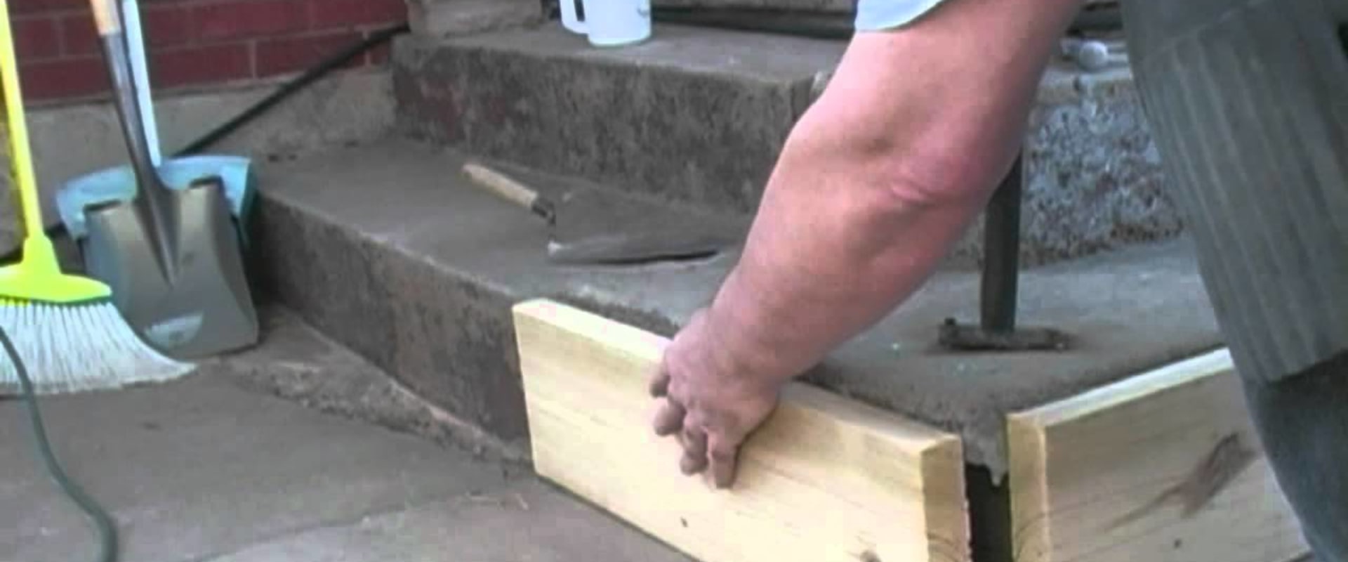 How to repair concrete steps?
