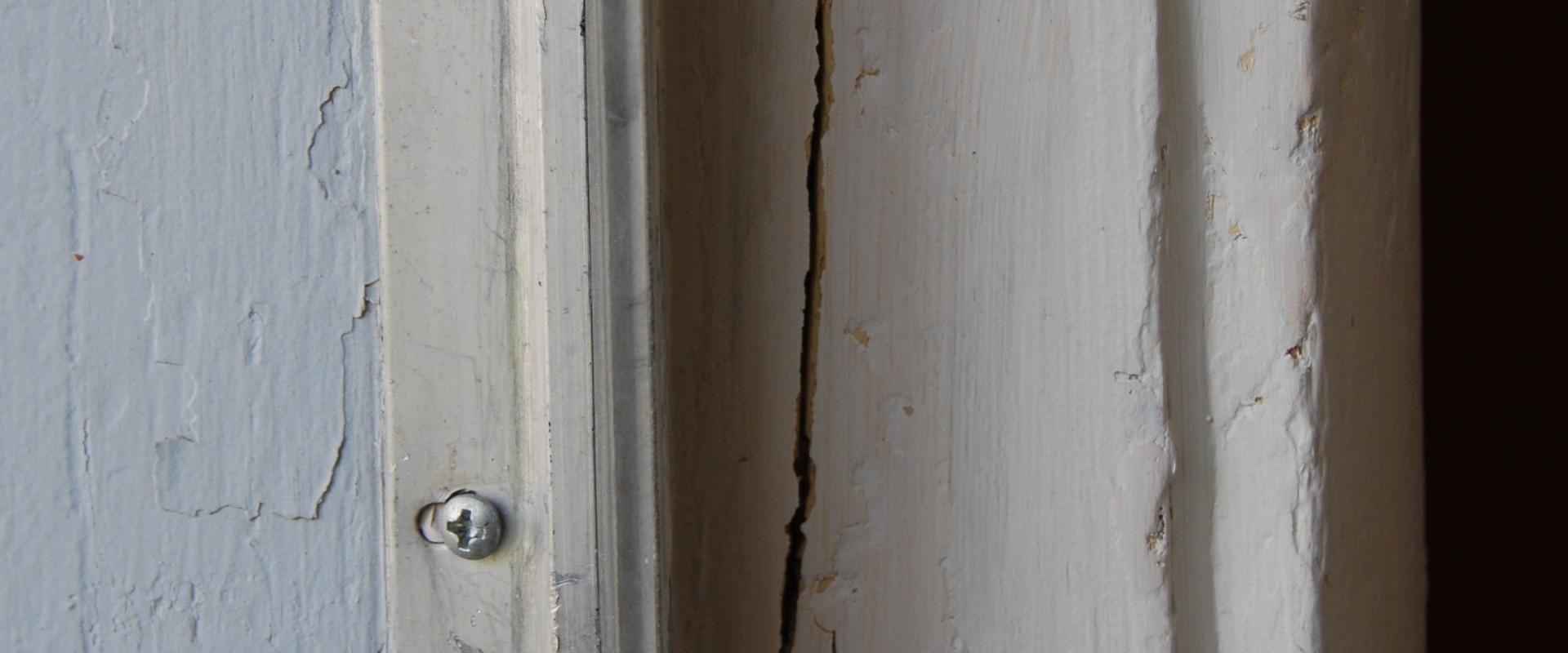 When is the Right Time to Fill Cracks at the Entrance?