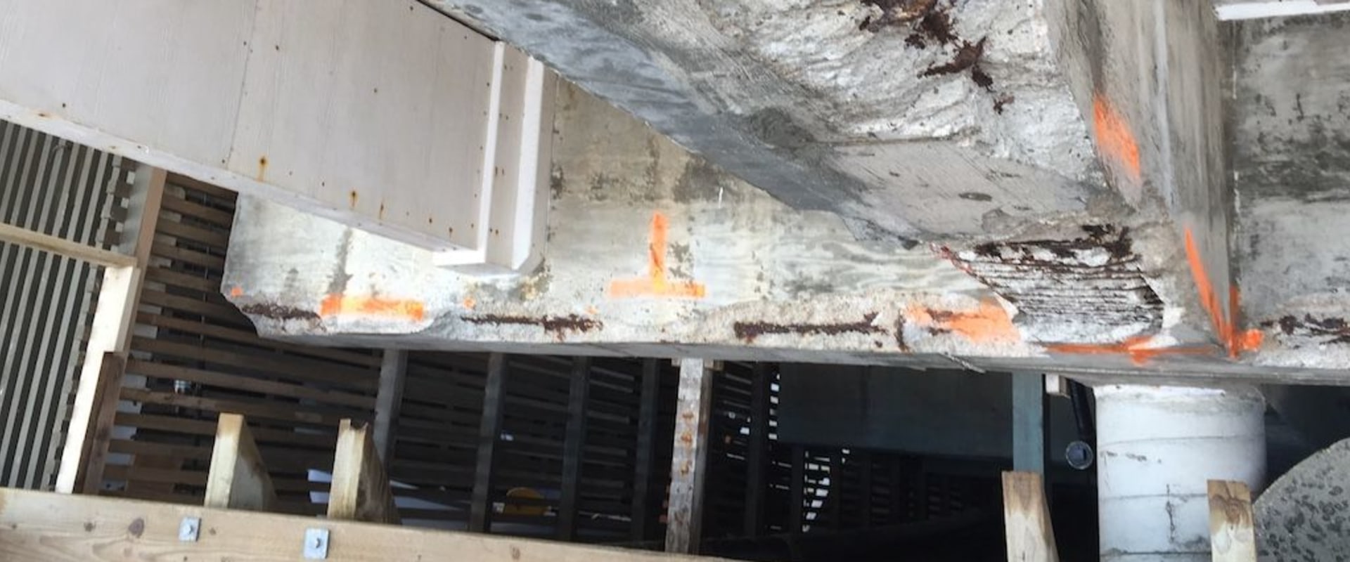 How do you fix deep spalling in concrete?