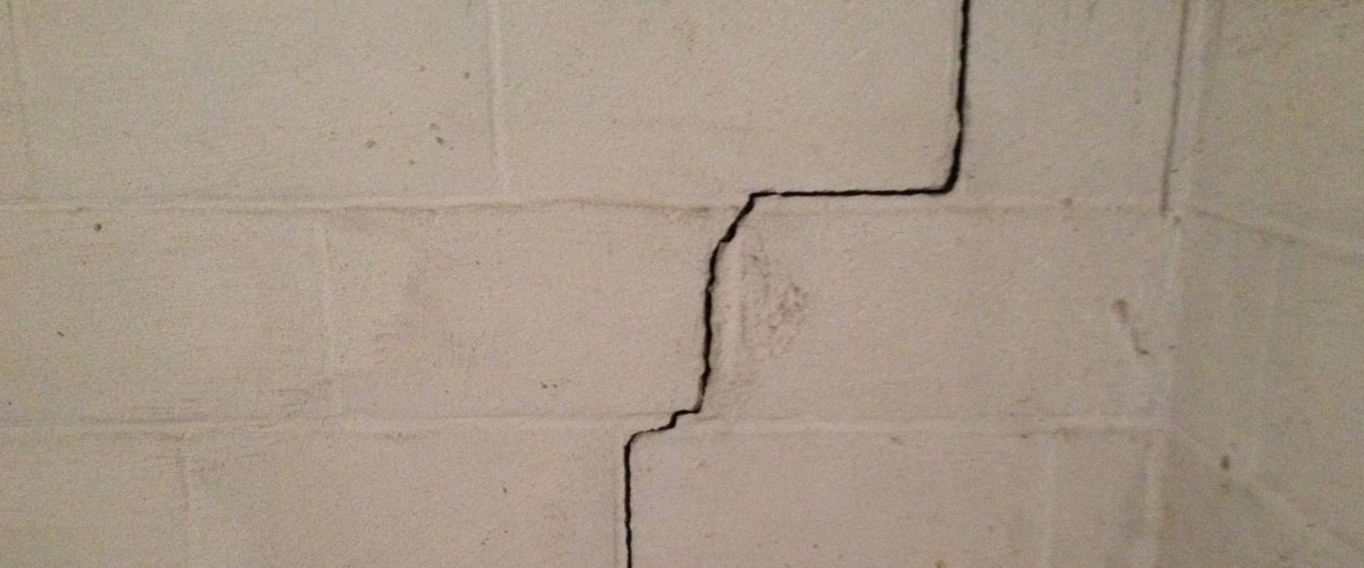 Can the wall of concrete blocks be repaired?
